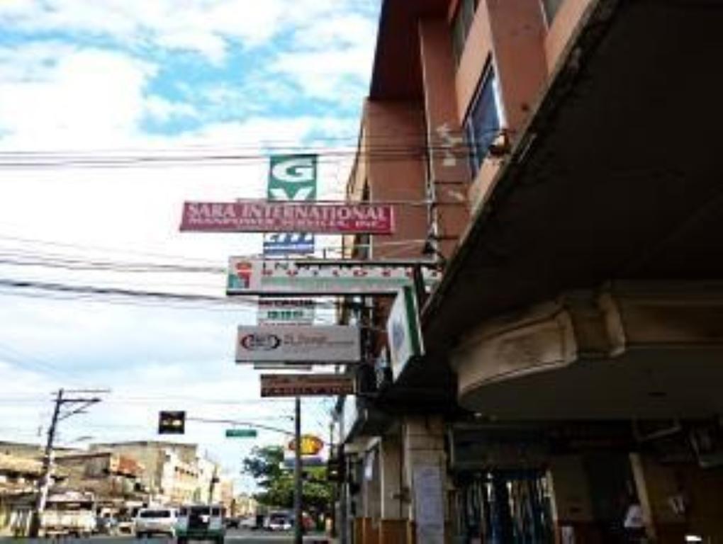 Gv Hotel - Davao Екстер'єр фото